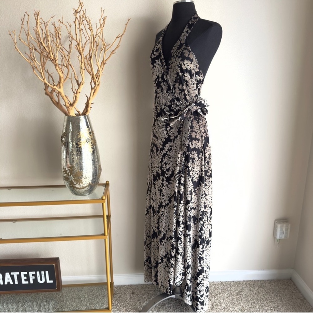Dress the Population Erica Velvet Floral Halter Wrap Maxi Gown NWT M - Picture 6 of 11